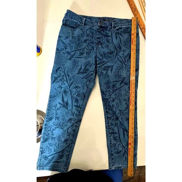 Soft Surroundings light wash Jeans Floral Leaf pattern PL Feminine Cottagecore - Picture 4 of 10